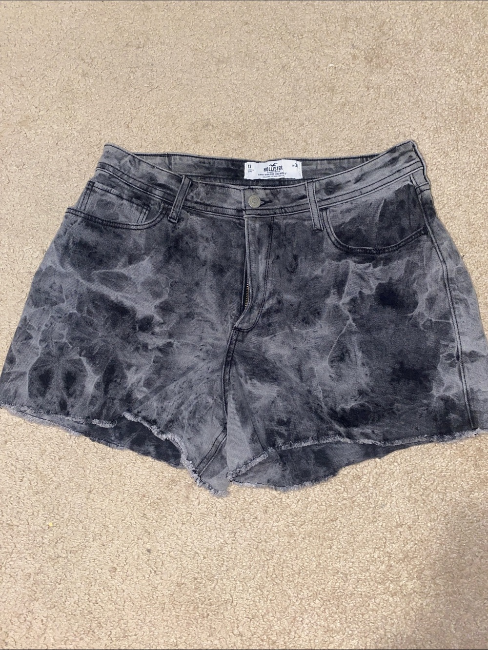 NWOT Hollister Curvy High-Rise Denim Mom Short